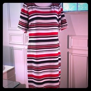 Short sleeve sheath dress